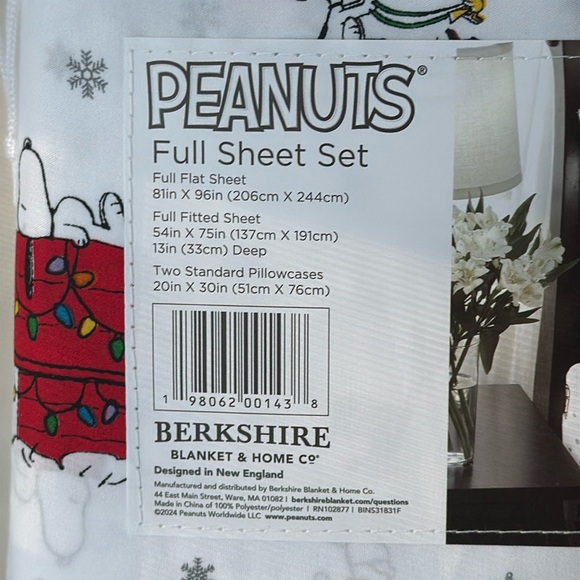 NEW Peanuts Snoopy Christmas Holiday Snoopy Santa Snowflakes Sheet FULL - Picture 4 of 11